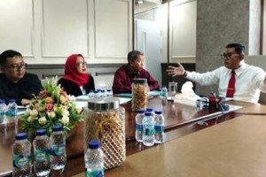 Rakortas bersama Dinas Komunikasi dan Informatika (Diskominfo) serta Bagian Prokompim Setda.